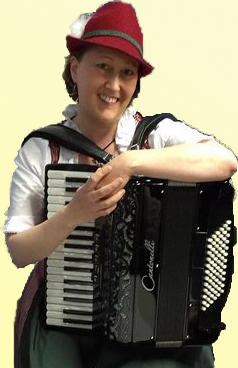 Marion mit Akkordeon